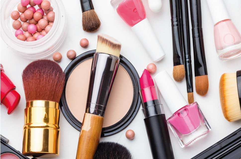 Los cosméticos requieren registro sanitario para ser comercializados